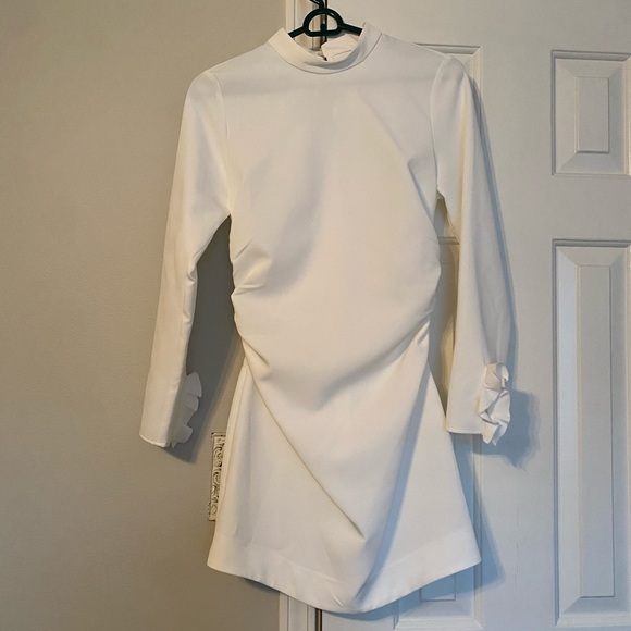 NWT Zara Long Sleeve Short Dress with Ruching in Ecru. Size XS - Picture 3 of 4